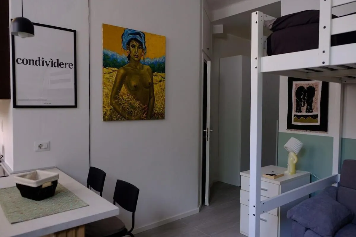 Cozy Studio In The City Center Milan Apartment